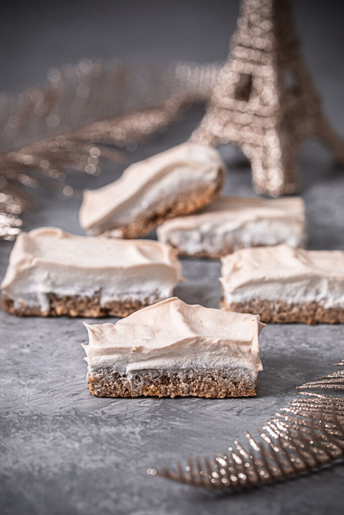 Bisuits Aux Noix Et Meringue 683x1024